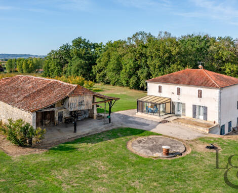 A vendre à Dolmayrac maison avec grange.