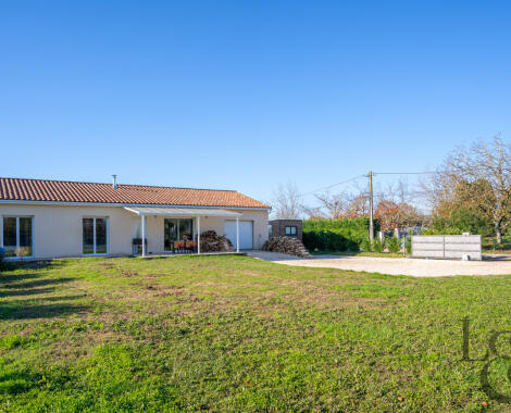 Maison d'exception de plain-pied proche de Castelmoron-sur-Lot, vue sur le Lot avec tiny house