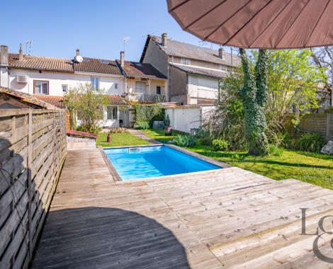 Maison de ville avec jardin et piscine à Casseneuil (Lot-et-Garonne, 47)