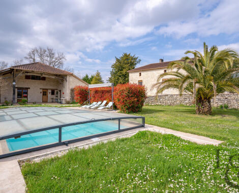 Grange en pierre rénovée avec gîte à vendre entre Villeneuve-sut-Lot et Agen