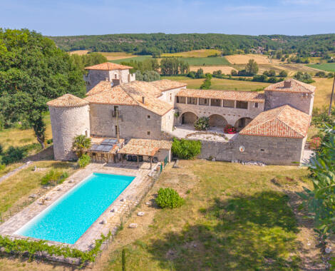 Exceptionnel château médiéval du XIVème siècle à Courbiac (Lot-et-Garonne, 47)