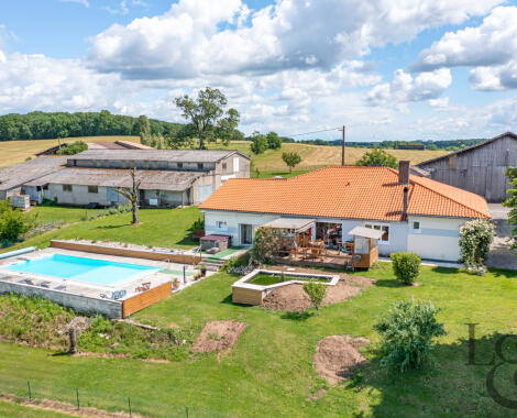 A vendre maison 160 m² avec dépendances