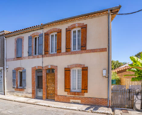 MAISON DE VILLE AVEC JARDIN