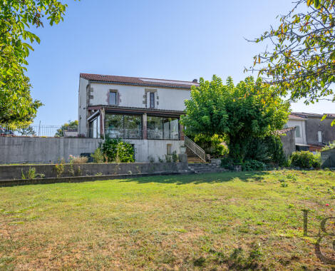 Maison de ville en pierre avec vue dominante à Monclar d'Agenais, Lot-et-garonne (47)