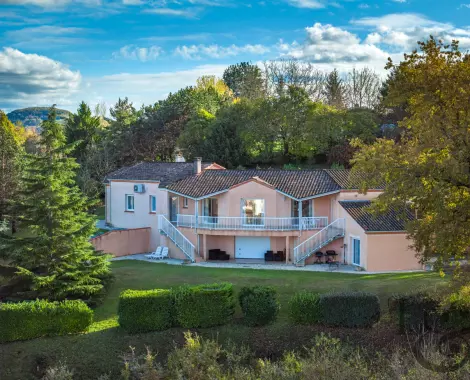 Maison rénovée à vendre en périphérie de Villeneuve-sur-Lot