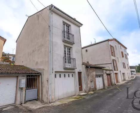 Maison de ville avec terrasse à Sainte-Livrade-sur-Lot