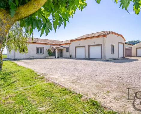Maison de plain-pied à Sainte-Livrade-sur-Lot (Lot-et-Garonne, 47 )