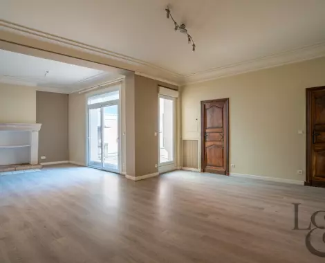Appartement T3 de 103 m² avec terrasse et garage à vendre à Villeneuve-sur-Lot