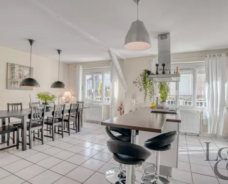 A vendre maison de ville sur 2 niveaux