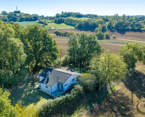 Villa rénovée avec vue en périphérie de Villeneuve-sur-Lot