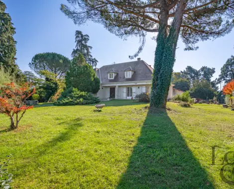Maison traditionnelle à vendre à Sainte-Livrade-sur-Lot
