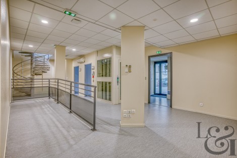 A vendre local commercial rénové à Sainte-Livrade-sur-Lot