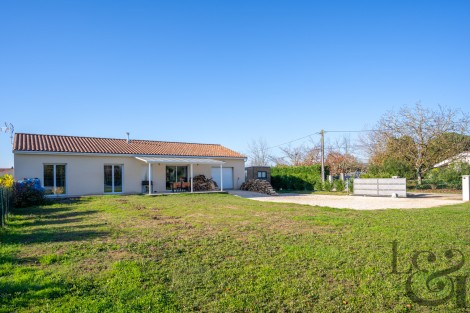 Maison d'exception de plain-pied proche de Castelmoron-sur-Lot, vue sur le Lot avec tiny house