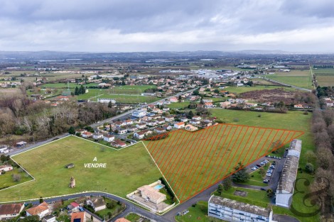A vendre terrain à Sainte-Livrade-sur-Lot CERTIFICAT D'URBANISME FAVORABLE