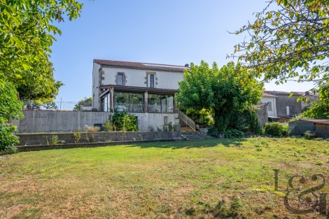 Maison de ville en pierre avec vue dominante à Monclar d'Agenais, Lot-et-garonne (47)