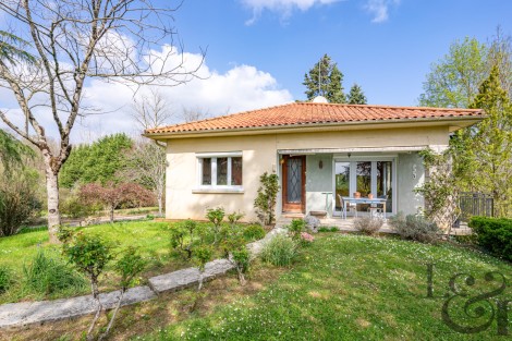 A vendre maison avec jardin proche de toutes les commodités à Puymiclan