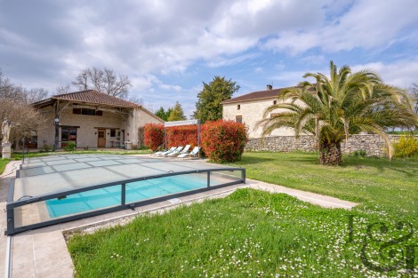 Grange en pierre rénovée avec gîte à vendre entre Villeneuve-sut-Lot et Agen