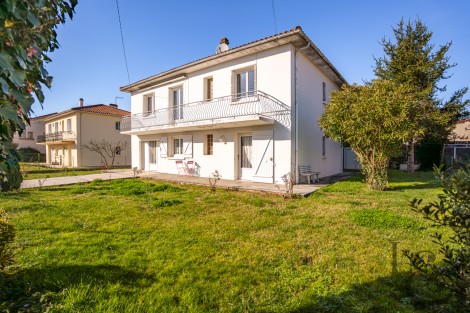 Maison sur 2 niveaux à vendre à Villeneuve-sur-Lot