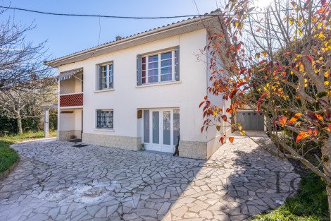 Maison Traditionnelle des années 70 à Vendre à Villeneuve sur Lot