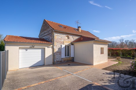 A vendre maison de caractère en centre ville de Sainte-Livrade-sur-Lot